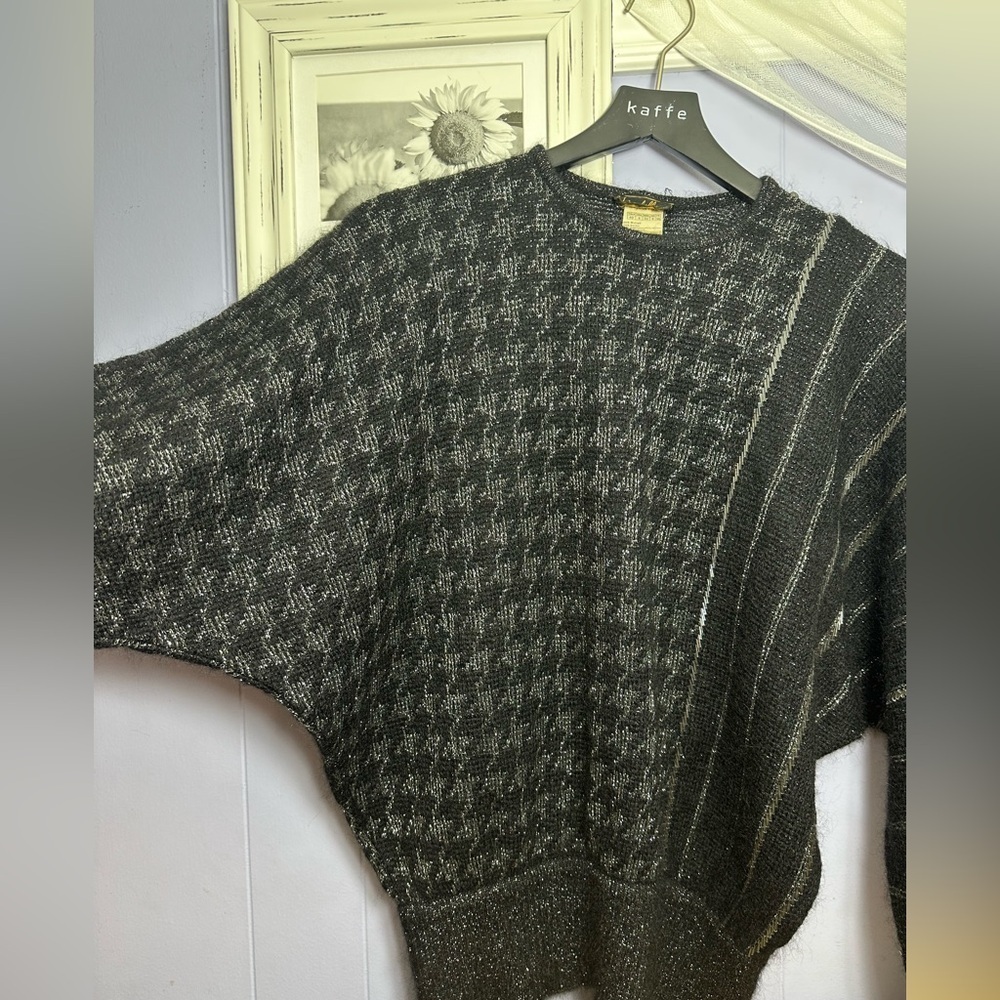 Vintage Italian made batwing dolmain sleeve sweater